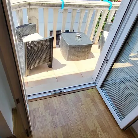 Apartment Muic