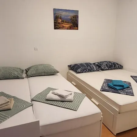 Apartment Muic
