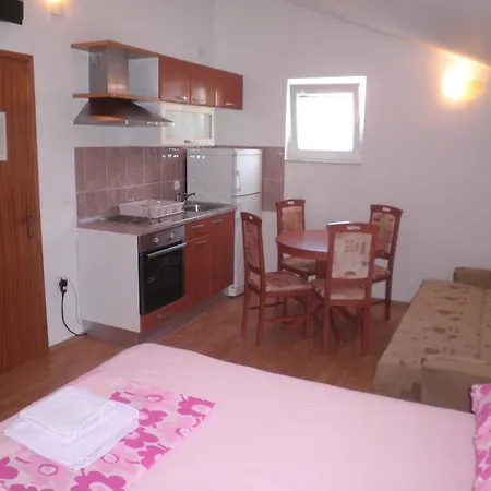 Apartment Muic